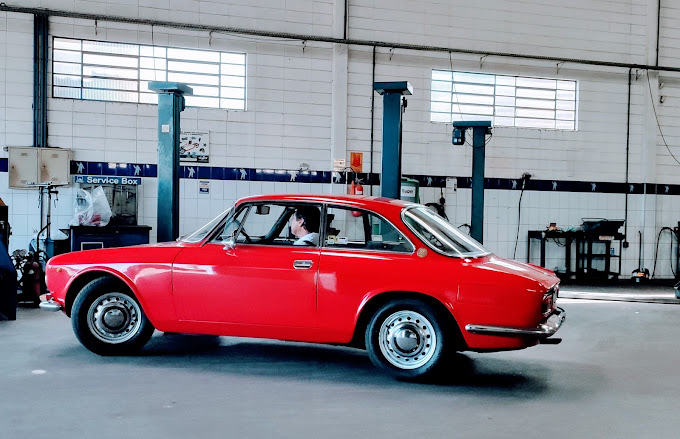 Alfa Romeo clássico na oficina